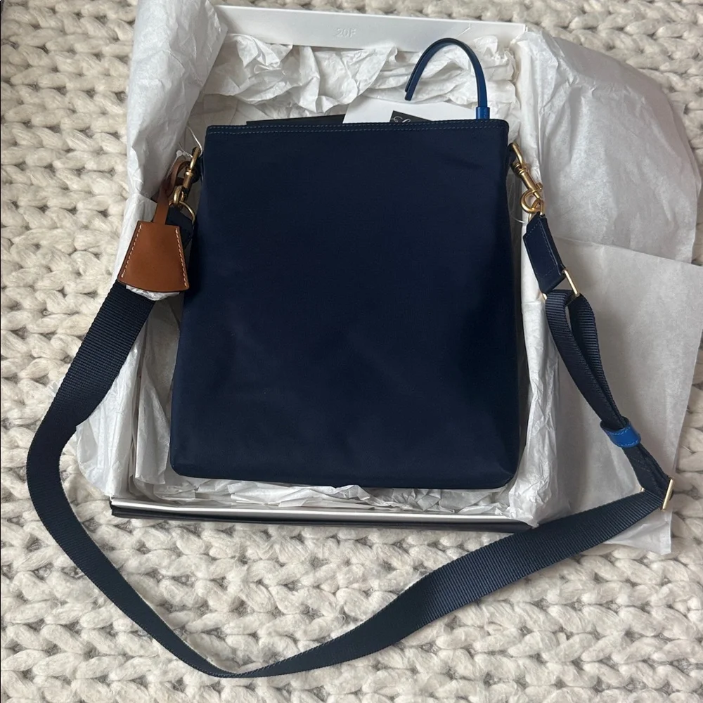 NWT Tory Burch Navy Nylon Crossbody Bag Blue Trim Gold Hardware